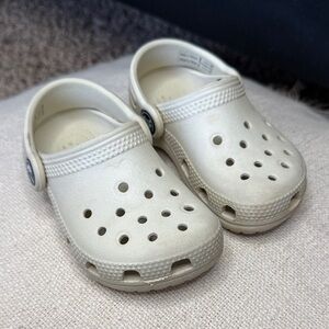 Toddler Size 7 Bone Clogs